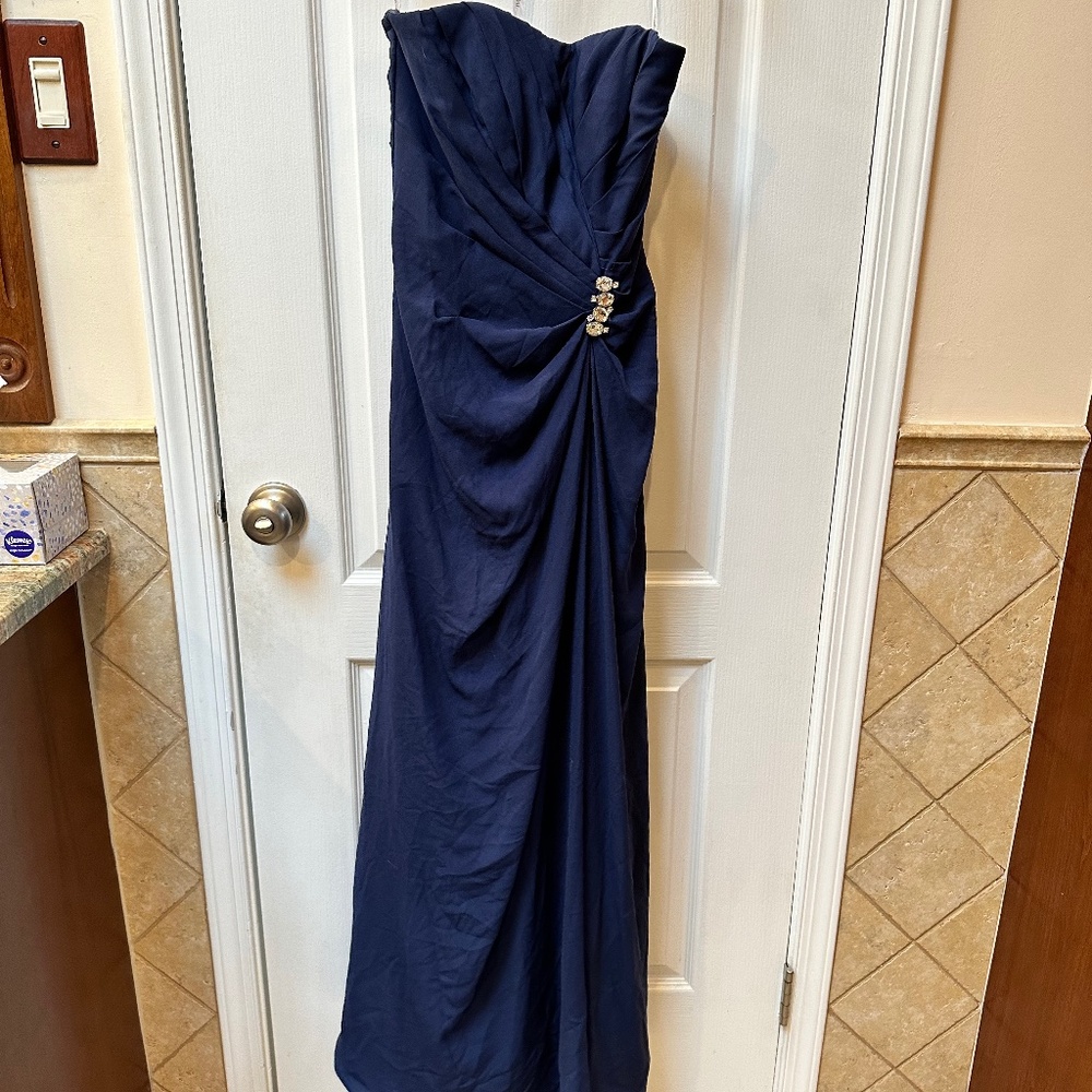 David’s Bridal Strapless Dress Size 0